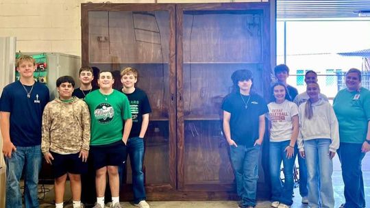 CJHS students build new trophy case