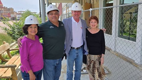 Cuero mayor, wife tour CTHM renovation site