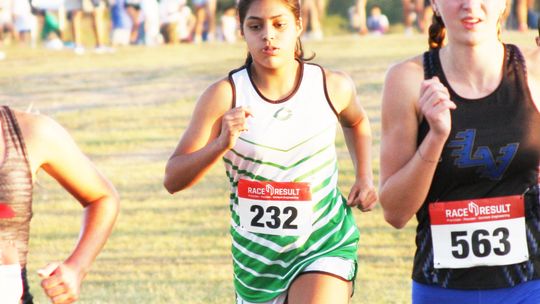 Gomez closes out season with personal best