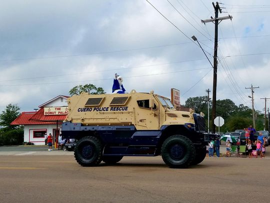 2 Santas coming to help Cuero area’s needy kids