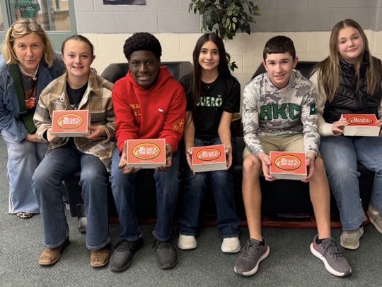 Art students share gift of giving with nursing home residents