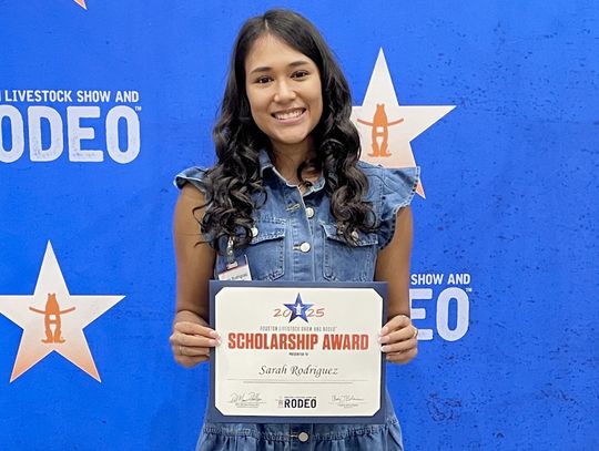 CHS graduate earns scholarship