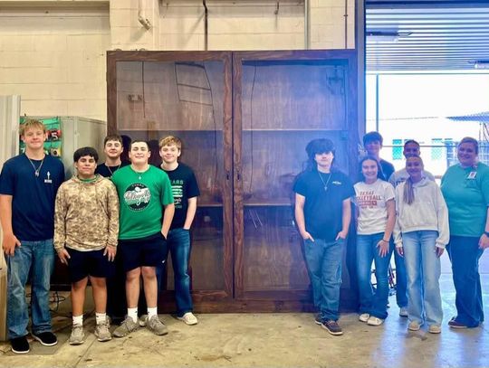 CJHS students build new trophy case