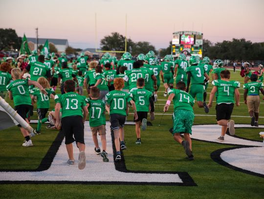 Cuero goes 3-0 against Sinton in football