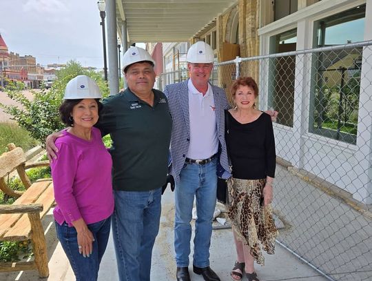 Cuero mayor, wife tour CTHM renovation site