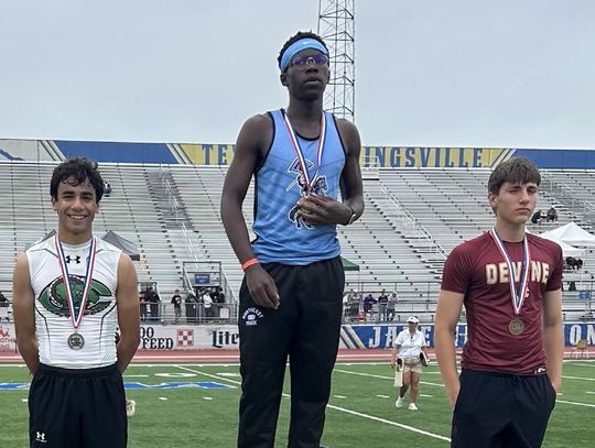 Cuero track athlete advances to State