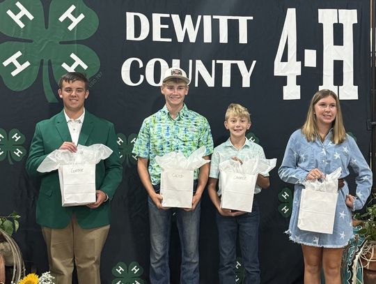 DeWitt County 4-H hosts awards banquet
