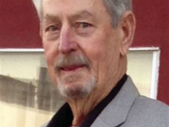 Earle Boothe