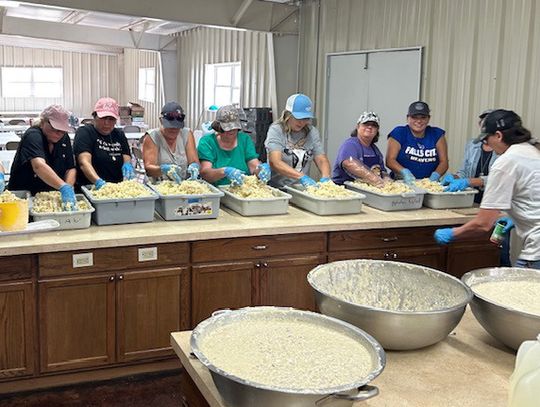 Generations gather for Holy Cross Church Feast