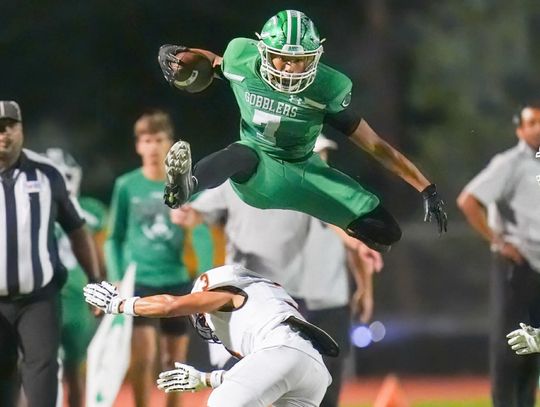 Gobblers prevail over Apaches in battle for area championship