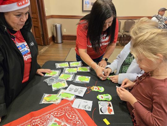 HEB hosts open house at museum