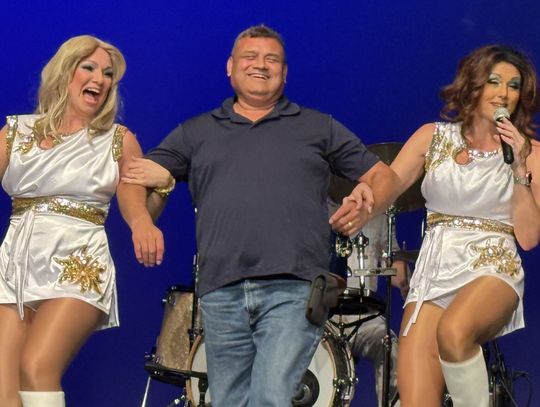 Mayor Emil Garza sings, dances