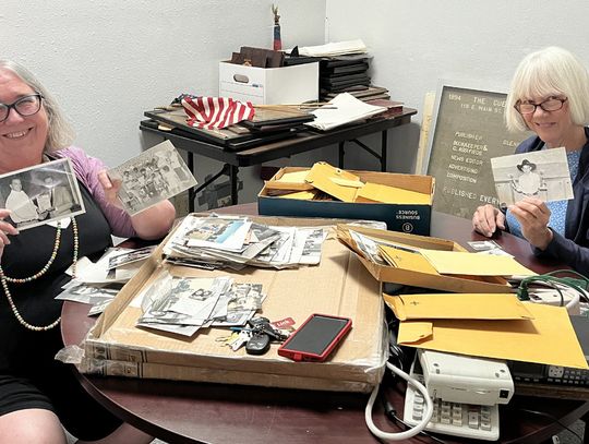 Newspapers offer old photos to DeWitt County residents