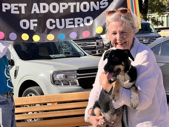 Pups and people enjoying Cuero’s Artisan Market