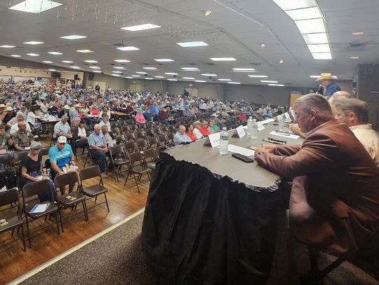 Ranchers gather for screwworm update