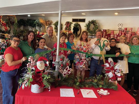 Cuero’s newest store, “Look at That Wreath” owned by Rhonda Pakebusch, was welcomed with a Ribbon Cutting by the Cuero Chamber of Commerce. Located next to Rendezvous in the old Pakebusch location, the event was held on November 1st. (Contributed photo)