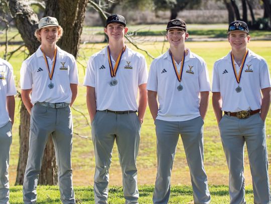 YHS golfers, from left, Kolton Eckhardt, Brody Metting, Cameron Willis, Connor Saunders, Colton Rogers, and Coach Leason. PHOTO BY KARISSA ECKHARDT