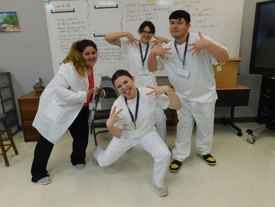 YISD drama students act out