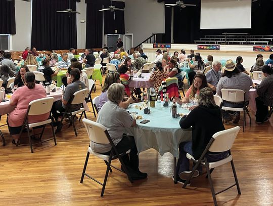 Yorktown Chamber feeds YISD staf
