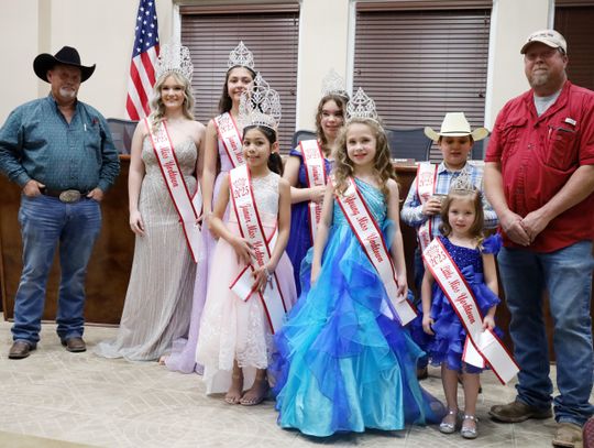 The newly crowned 2025 Miss Yorktown Court with Western Days Vice President Wesley Clayton, on left, and President Chad Buesing, on right.  