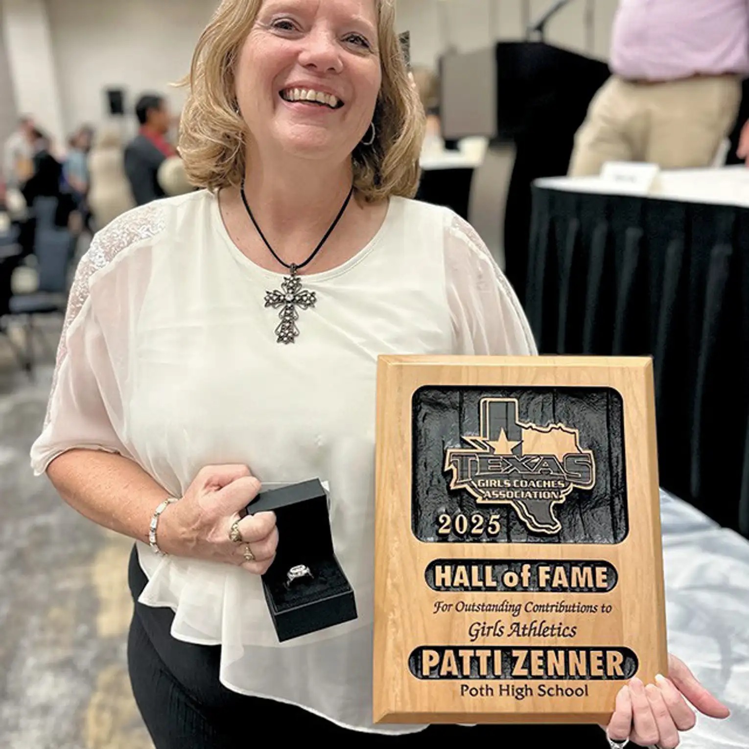 Volleyball legend coaches Kitty Kats