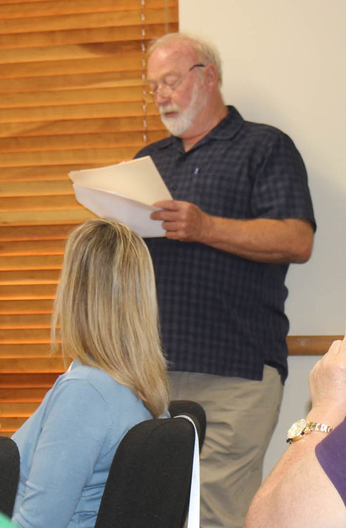 Citizen group puts CISD board on the spot