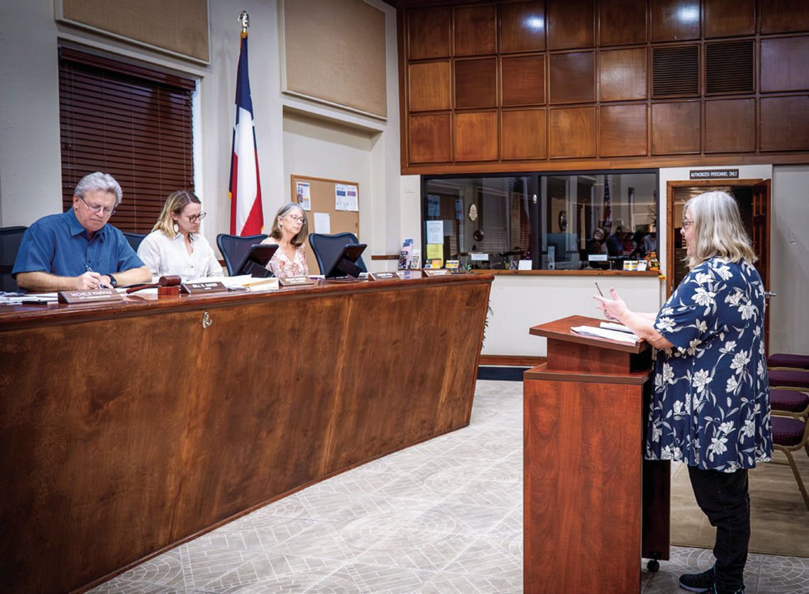 A resident addresses the Yorktown City Council regarding her property on Sixth Street. PHOTO BY ELE CHEW