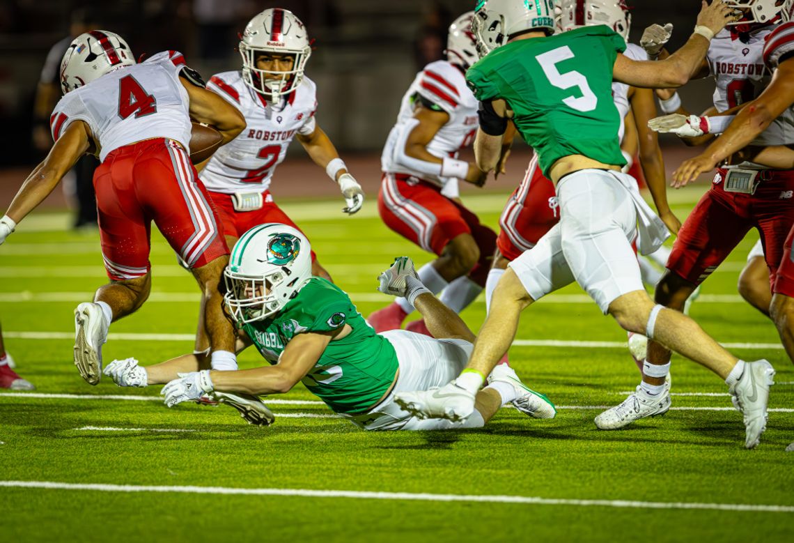Cuero Gobblers roll past Robstown 41–20 Cuero Gobblers roll past Robstown 41–20