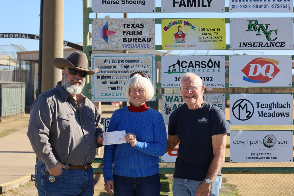 Hochheim Prairie donates to Little League