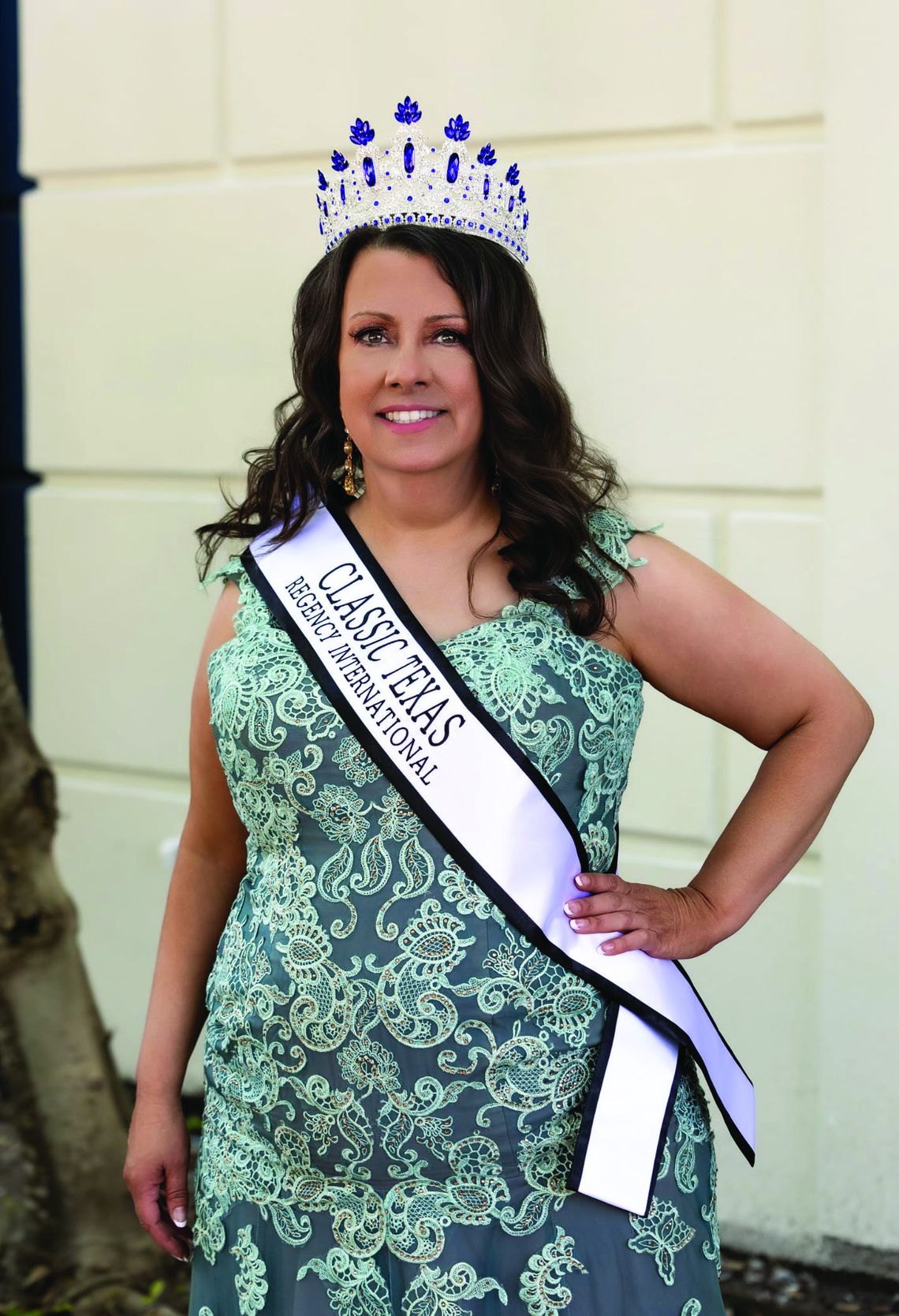 Silver advances to International Regency Pageant