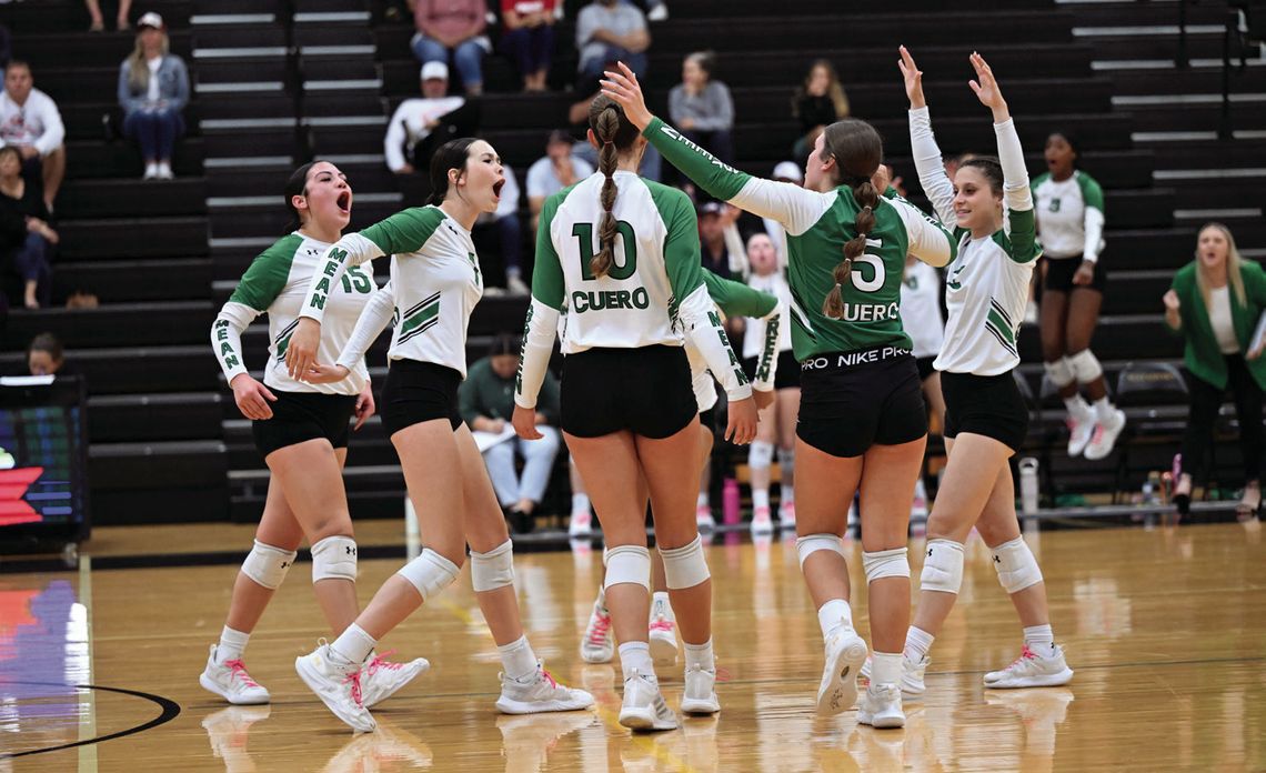 The Lady Gobblers celebrate an Arissa Carbonara kill. (Photos by Courtney Kubesch)