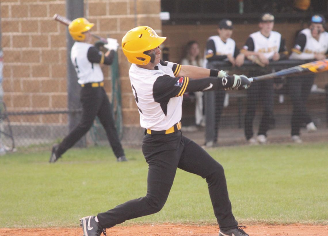 Gunner Mungia hit a single against Refugio. PHOTOS BY DEIRDRE ALEXANDER